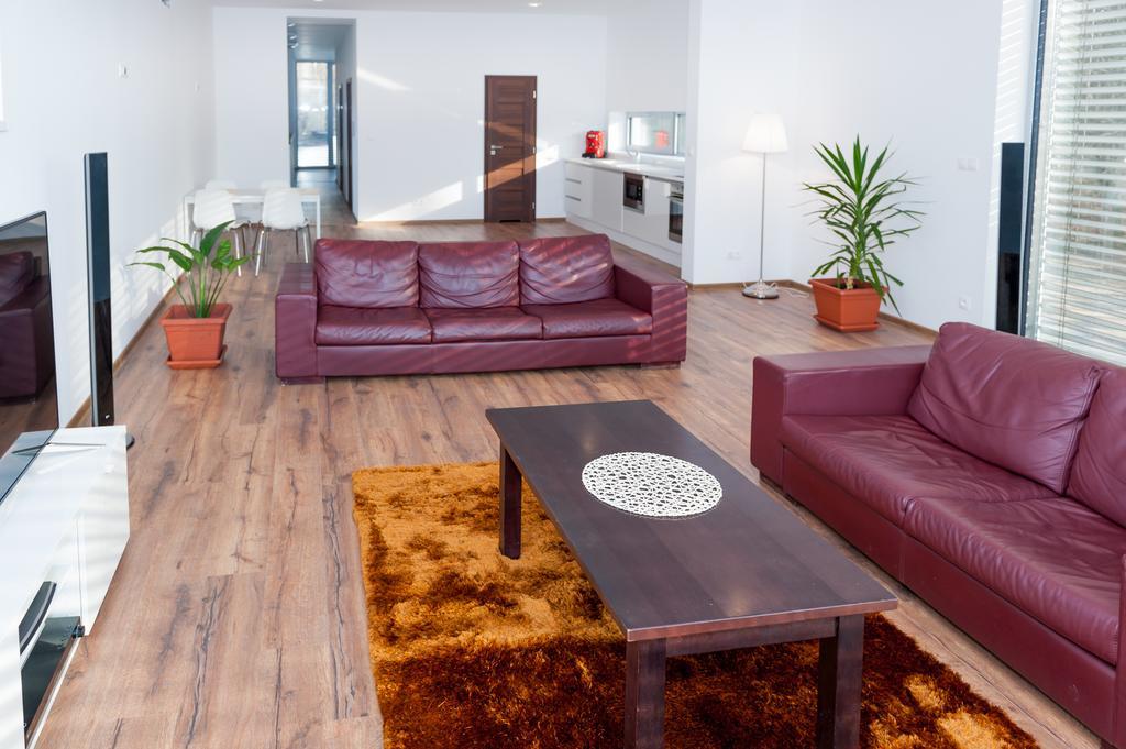 Villa Ladoven Luxusny Apartman 124M2 مارتون المظهر الخارجي الصورة