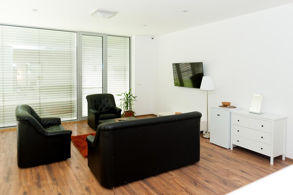 Villa Ladoven Luxusny Apartman 124M2 مارتون المظهر الخارجي الصورة